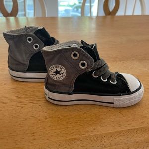Converse high top toddler shoes size 4 EUC